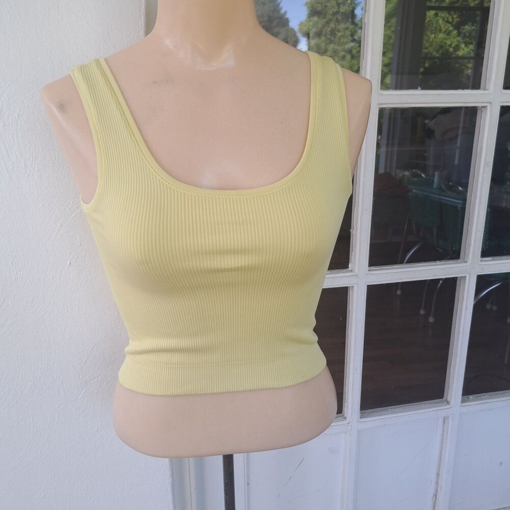 Athleta XS Tank Top Shirt Womens Medium Yellow Ribbed Cropped Athletic Stretch